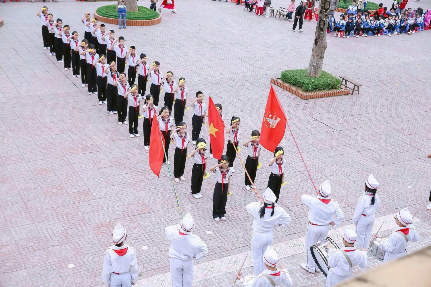 Phần thi nghi thức của chi đội  4B