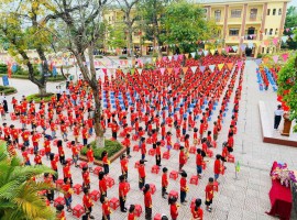 Trường tiểu học Nhân cùng Kun vận động mỗi ngày