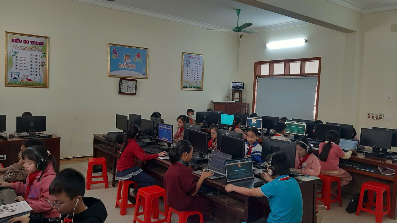 Hình ảnh học sinh tham gia IOE vòng cấp xã ngày 15/01/2026